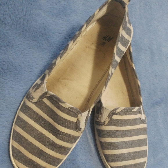 H&M striped flats size 8 - Picture 3 of 3